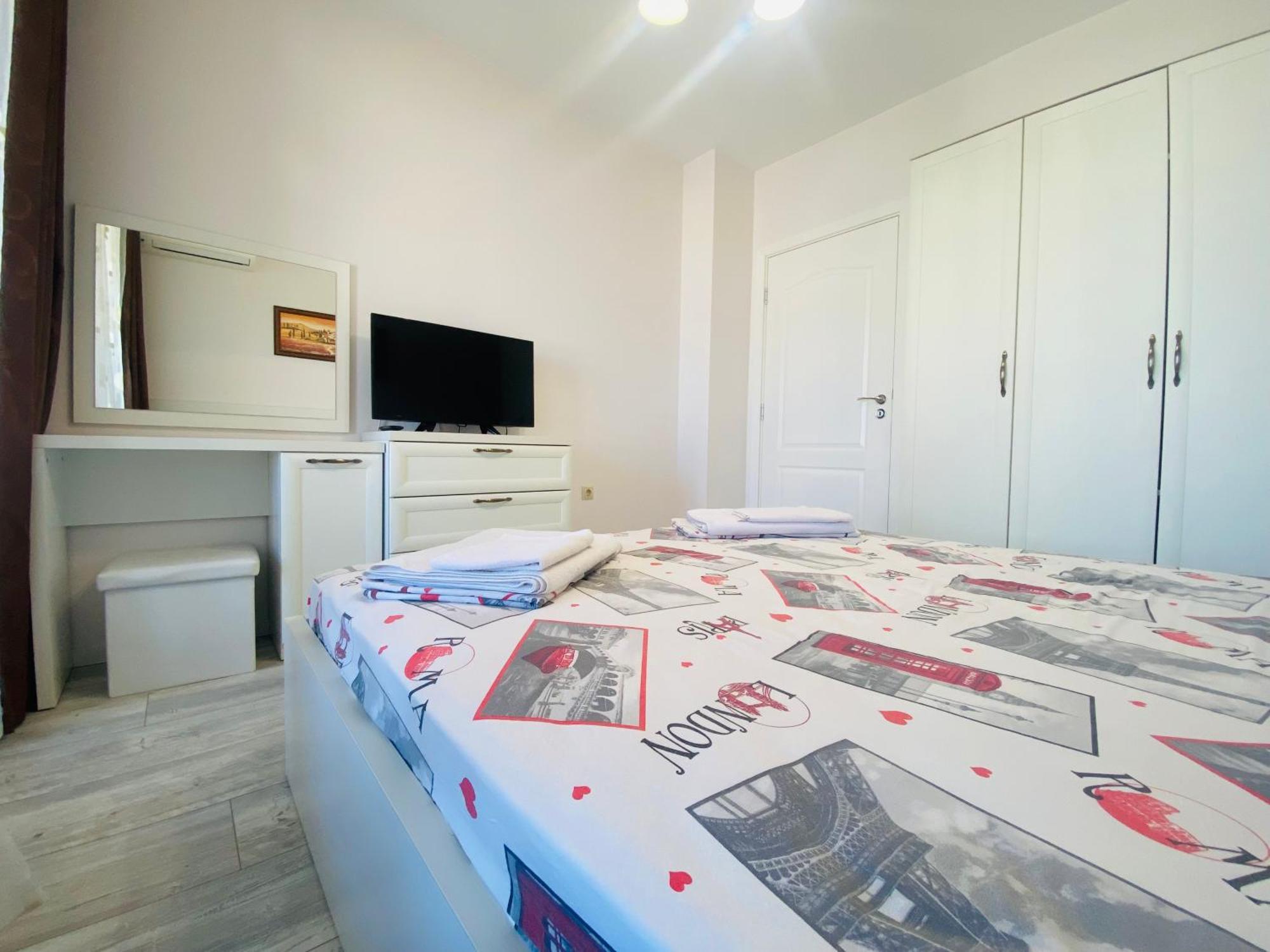 1Bd Ap In La Mer Complex Private Beach And Pool Golden Sands Exterior photo